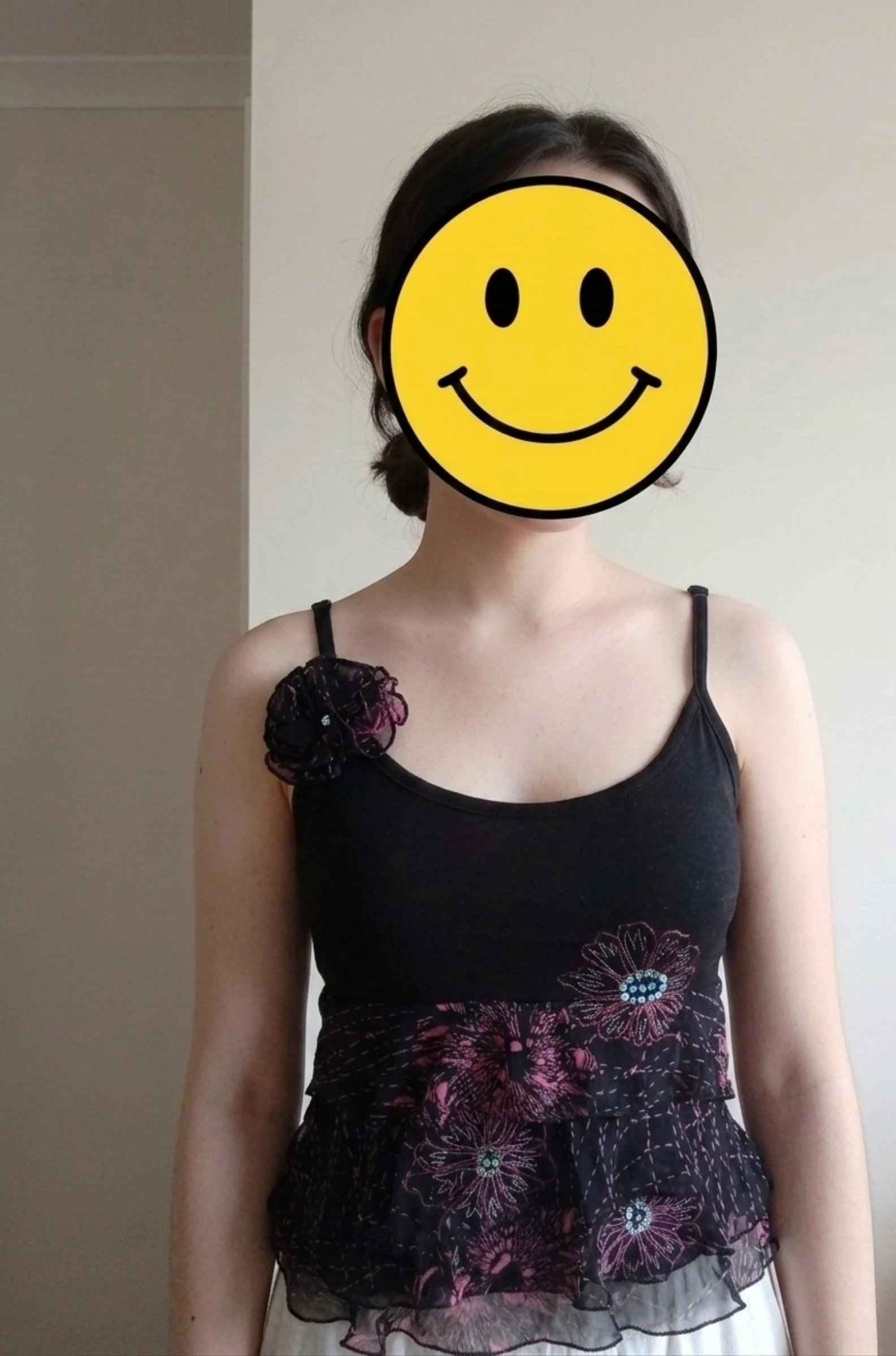 Débardeur à fines bretelles décos sequins